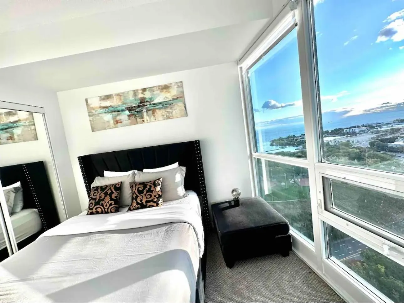 Downtown Condo Toronto Apartment